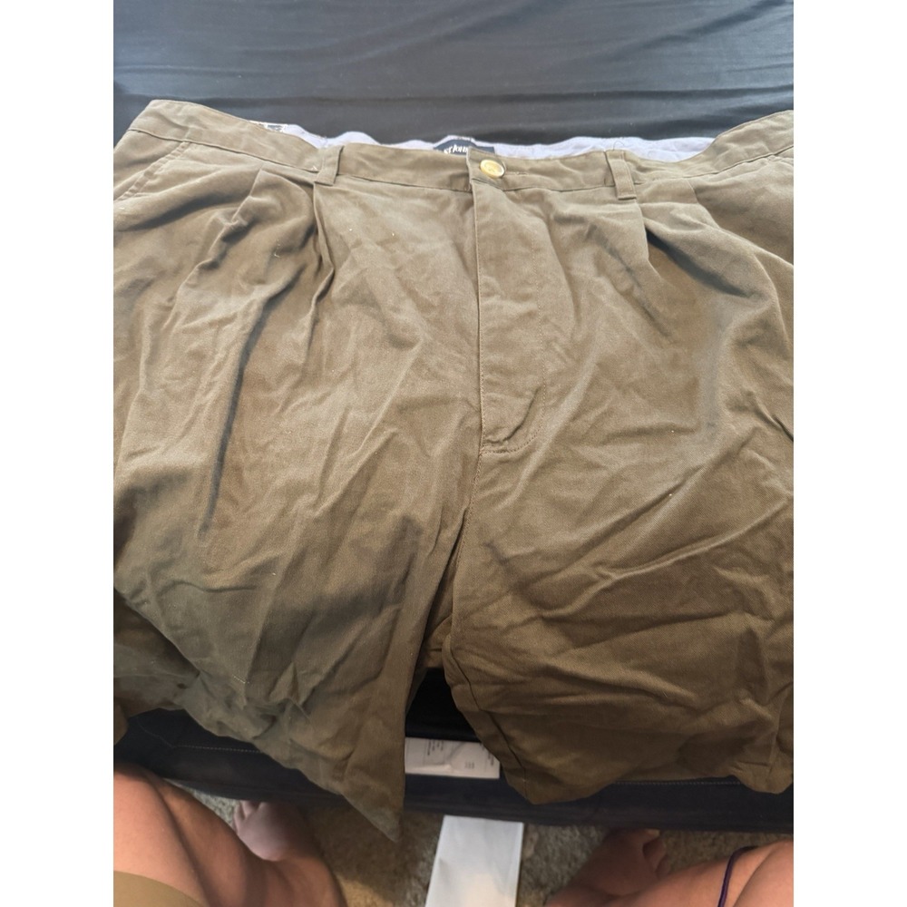 ST JOHNS BAY DARK OLIVE CLASSIC TWILL SHORT PLEAT FRONT SHORTS SIZE 44
